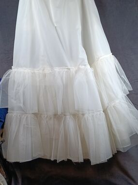 Crinoline Adjustable Size Classic White Tiered Petticoat Tulle Slip